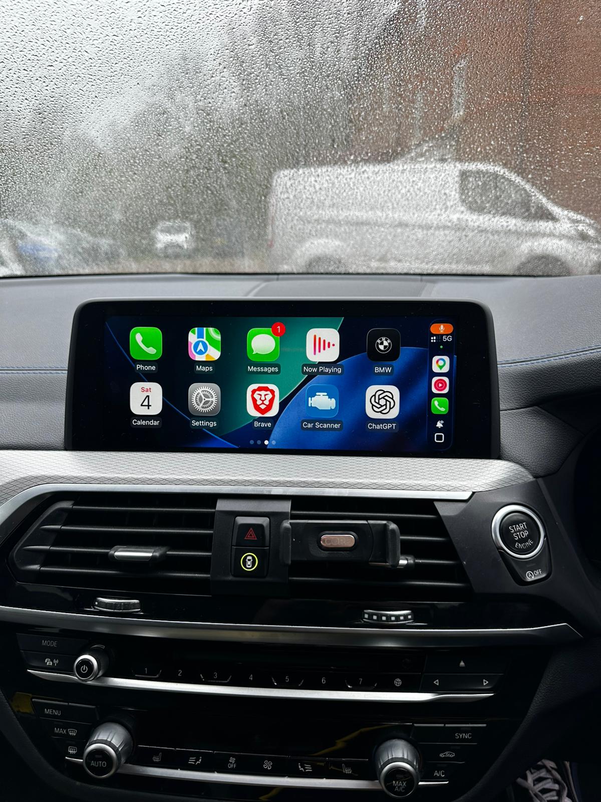 G Series Apple CarPlay
